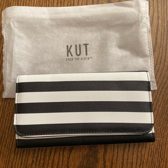 Kut from the cloth vegan leather wallet - Picture 2 of 2
